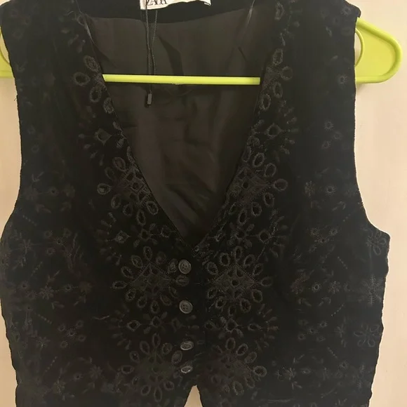 Cute embroidered Zara vest - Picture 4 of 4